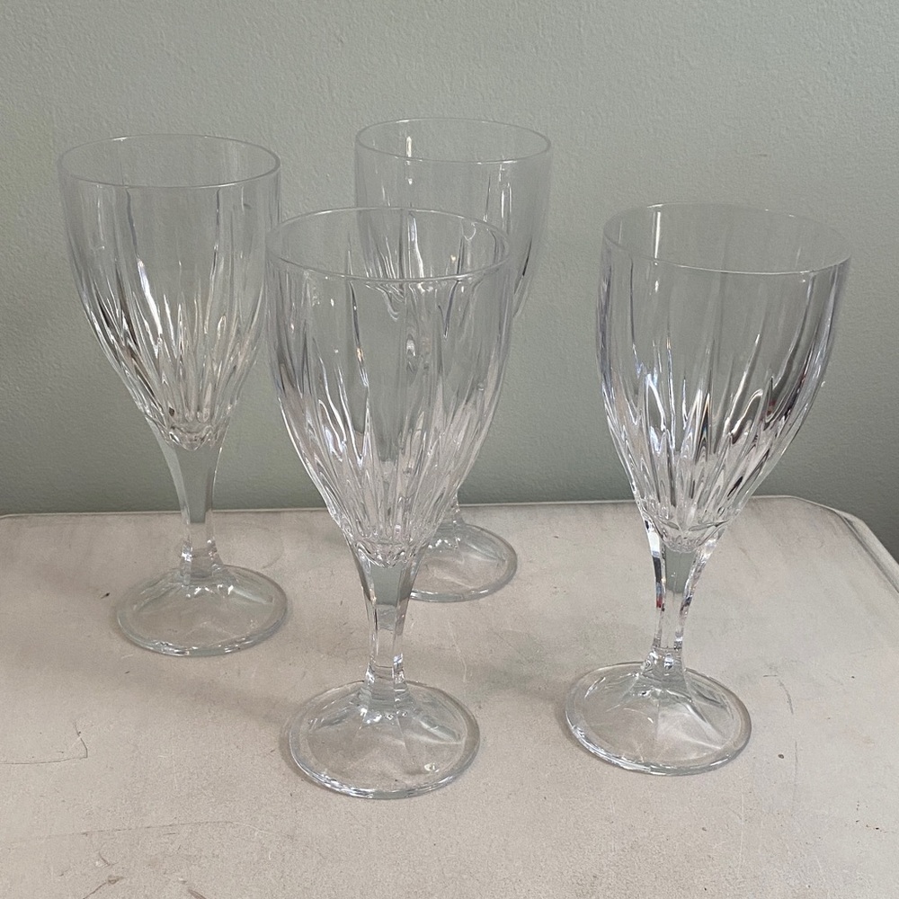 Crystal Clear Wine Glass Set